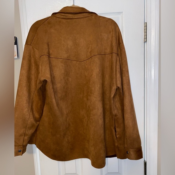 Shacket - Picture 3 of 3